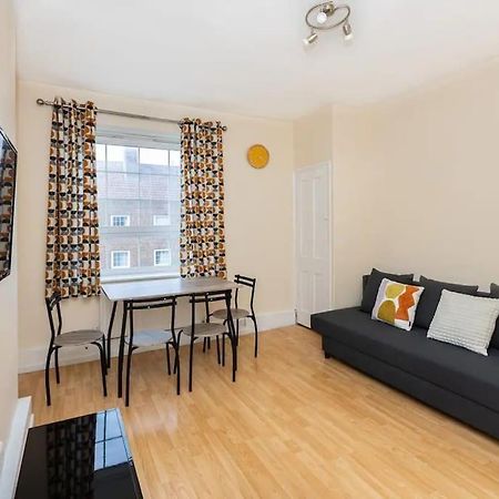 런던 Tranquil 1Br In South Bank With Onsite Parking 아파트 외부 사진