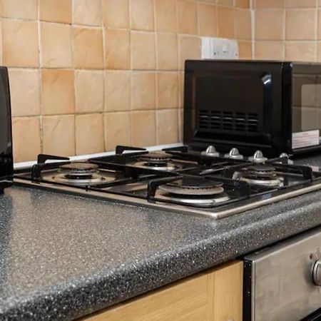 런던 Tranquil 1Br In South Bank With Onsite Parking 아파트 외부 사진