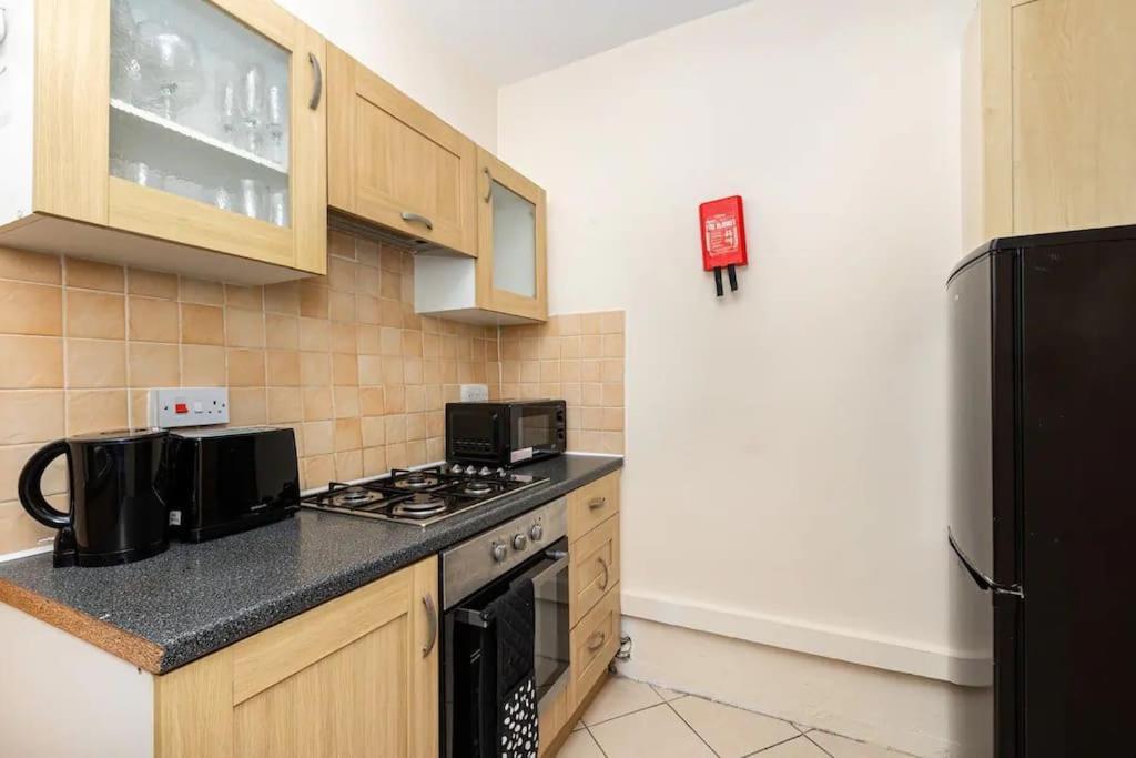 런던 Tranquil 1Br In South Bank With Onsite Parking 아파트 외부 사진
