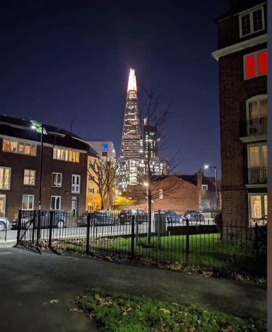 런던 Tranquil 1Br In South Bank With Onsite Parking 아파트 외부 사진