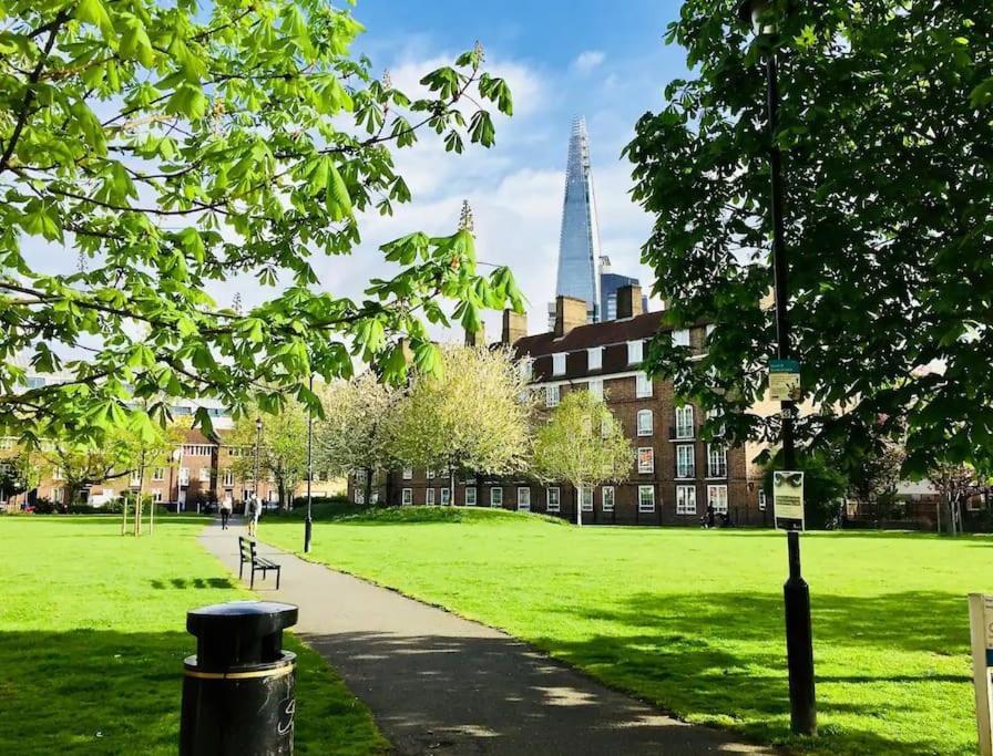 런던 Tranquil 1Br In South Bank With Onsite Parking 아파트 외부 사진