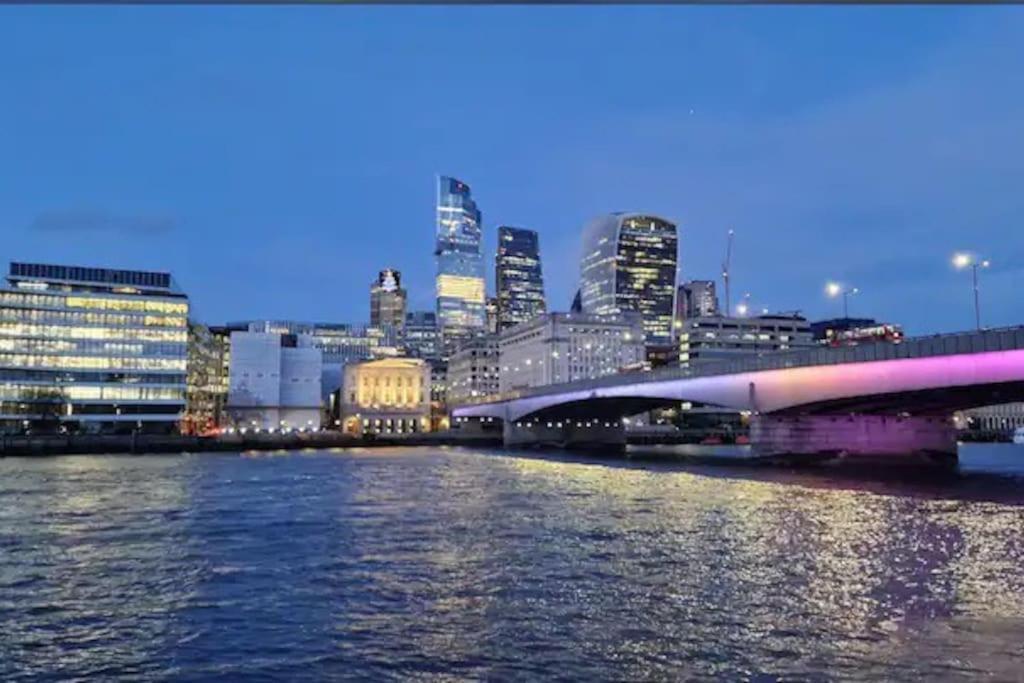 런던 Tranquil 1Br In South Bank With Onsite Parking 아파트 외부 사진